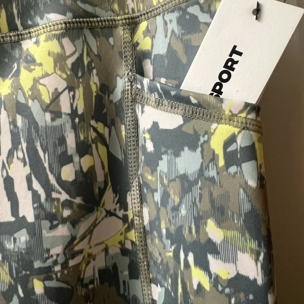 DKNY Sport High Waist Leggings with Side Pockets. Large, New! - Picture 4 of 5